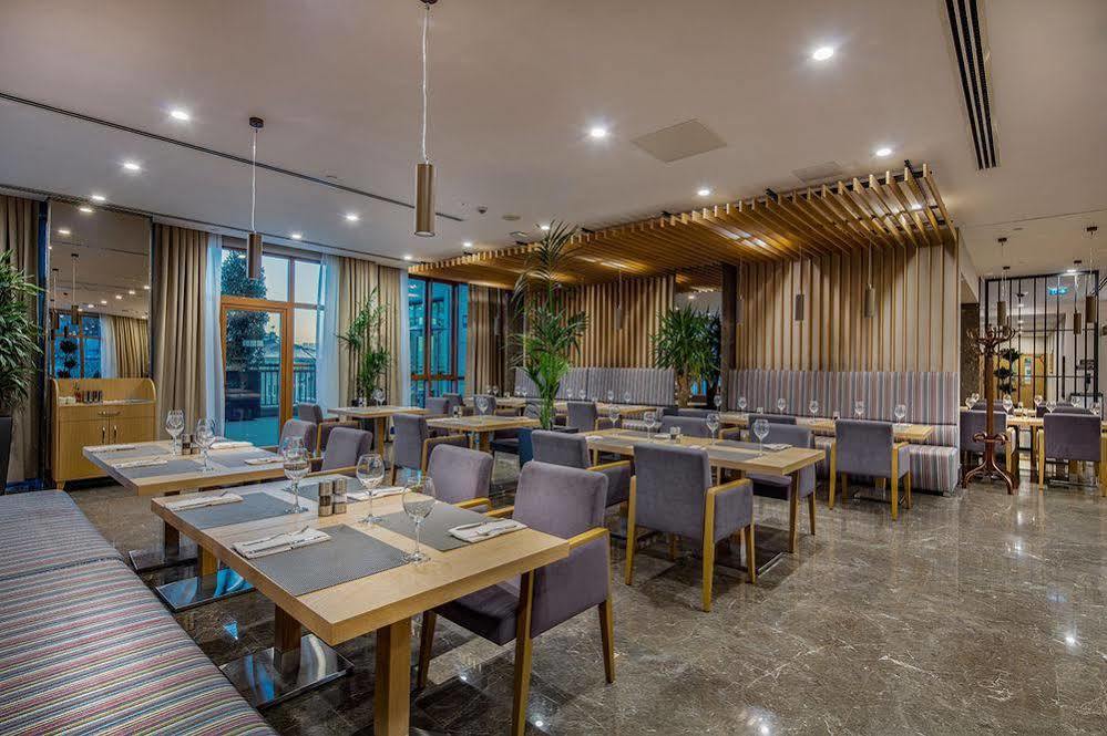 מלון Hilton Garden 4*